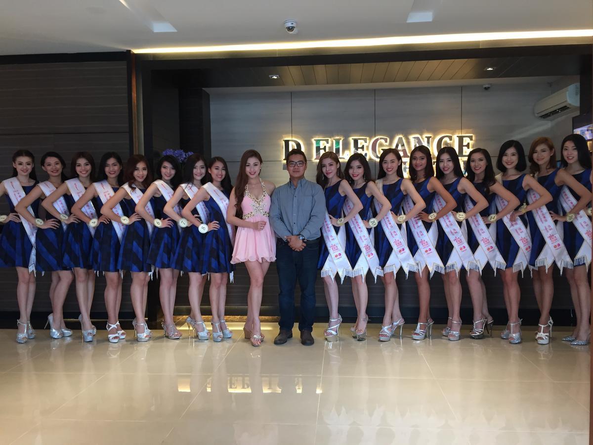 D Elegance Hotel Nusajaya  Bagian luar foto